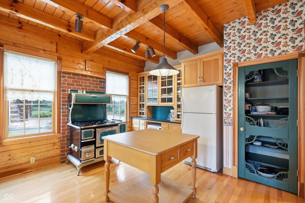 1577 E State Road 42 Center Point, IN 47840
