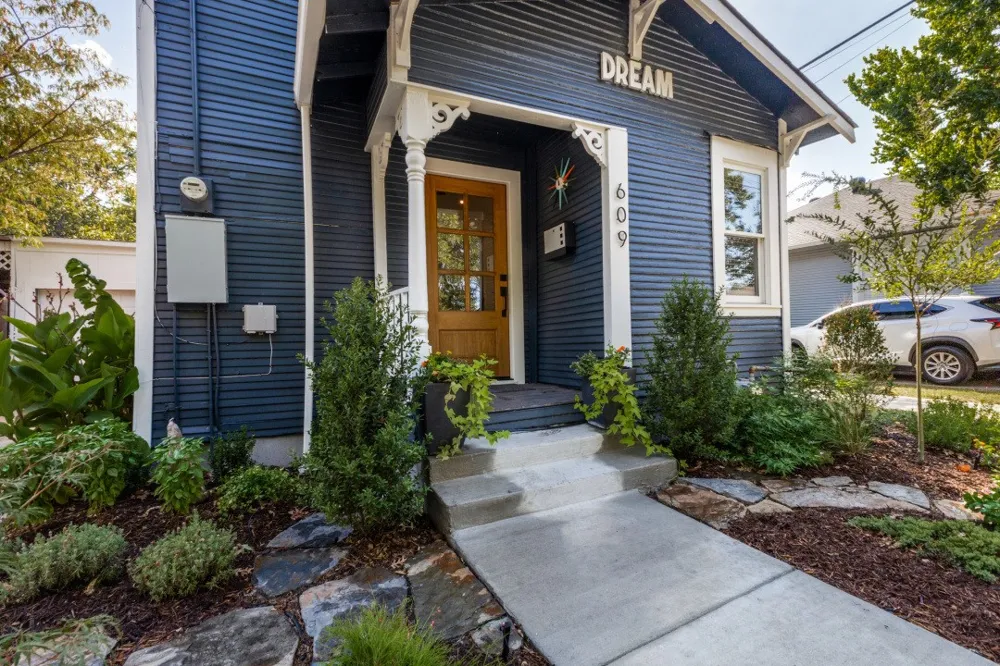 609 Fulton Street Dallas, TX 75214