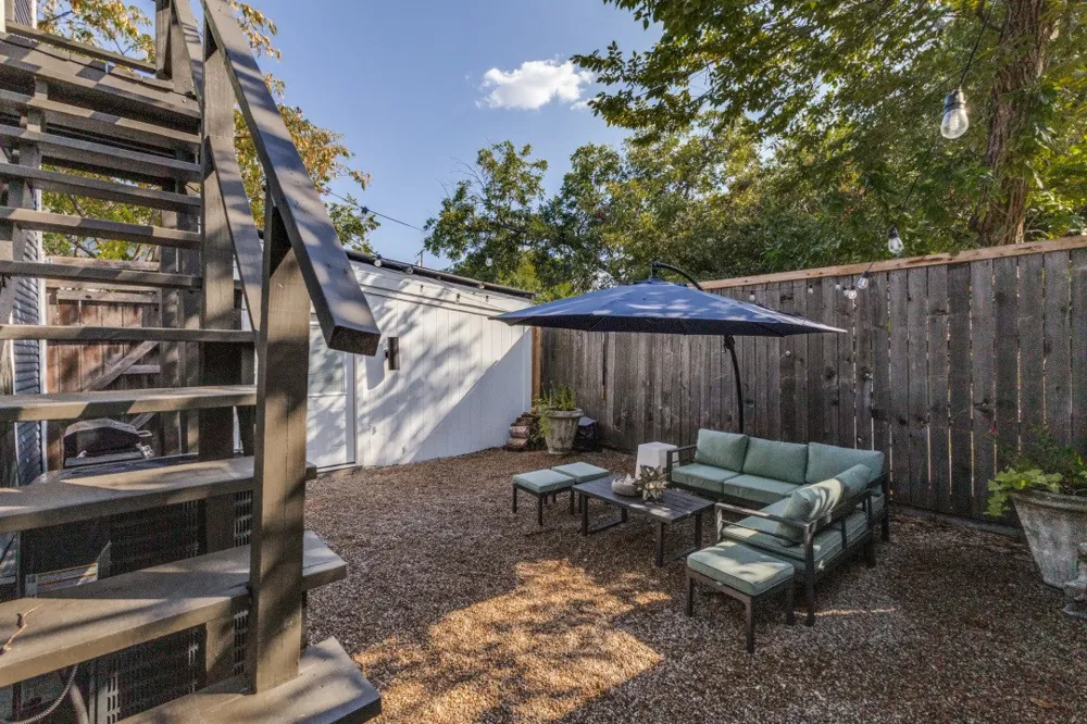 609 Fulton Street Dallas, TX 75214