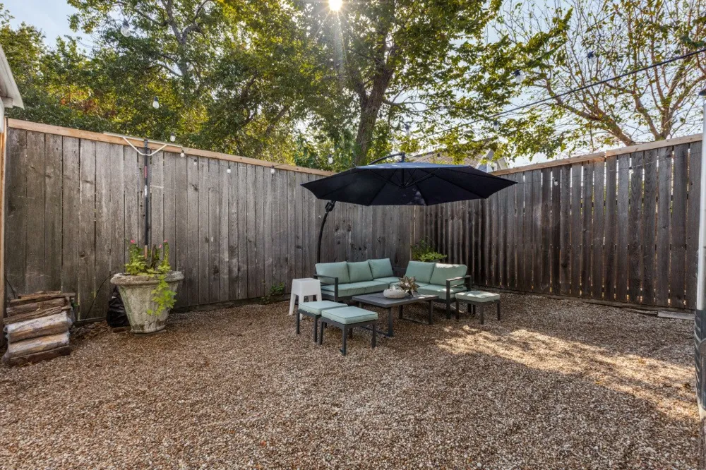 609 Fulton Street Dallas, TX 75214