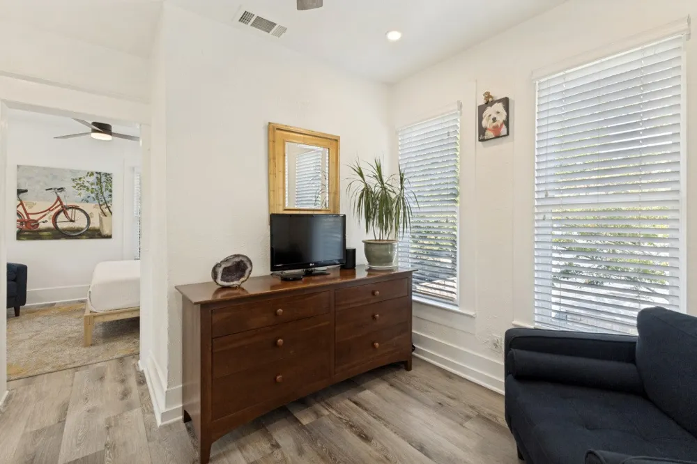 609 Fulton Street Dallas, TX 75214