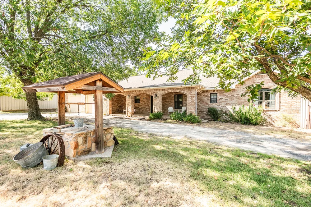 264 Oak Street Nocona, TX 76255