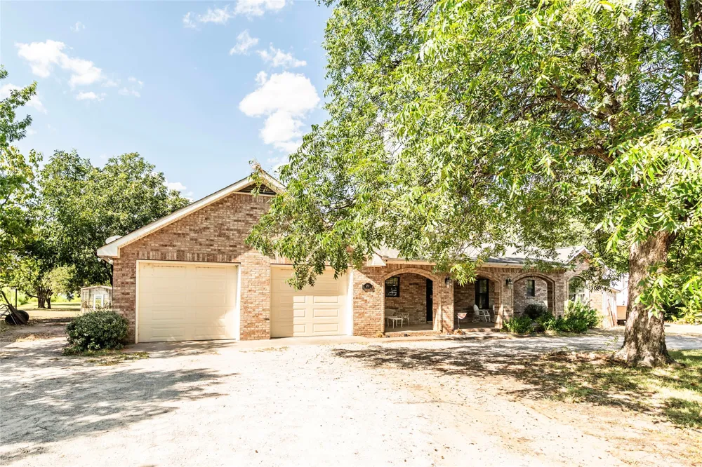264 Oak Street Nocona, TX 76255