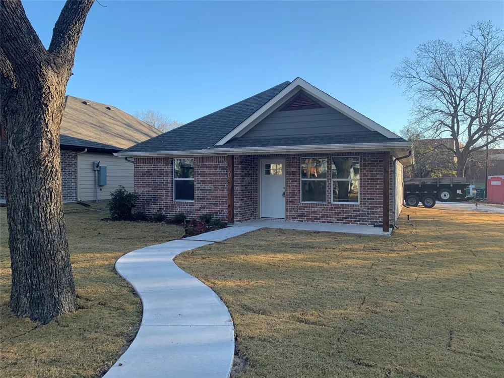 303 Colbert Avenue Sherman, TX 75090