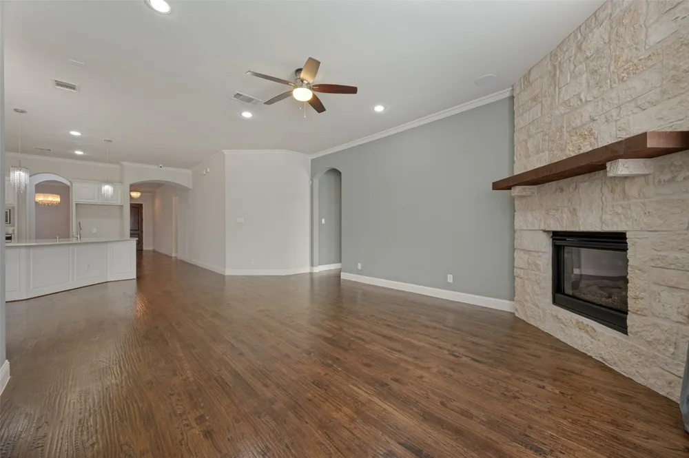 12908 Holbrook Drive Farmers Branch, TX 75234