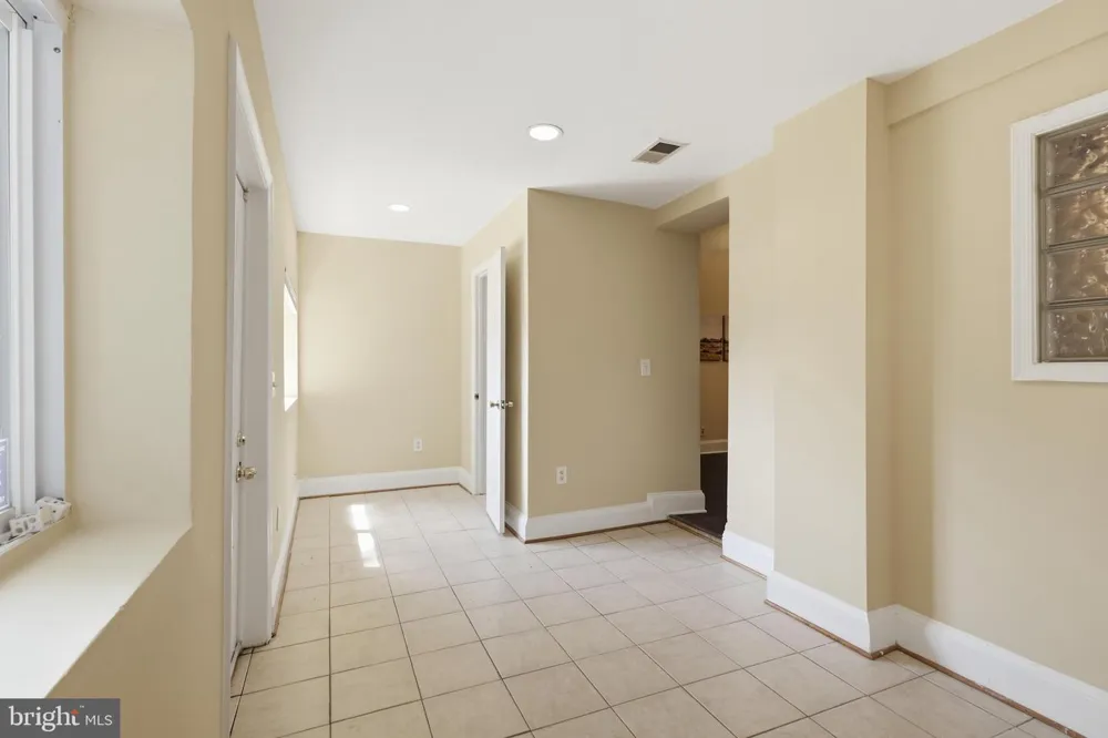 608 KENYON STREET NW Washington, DC 20010