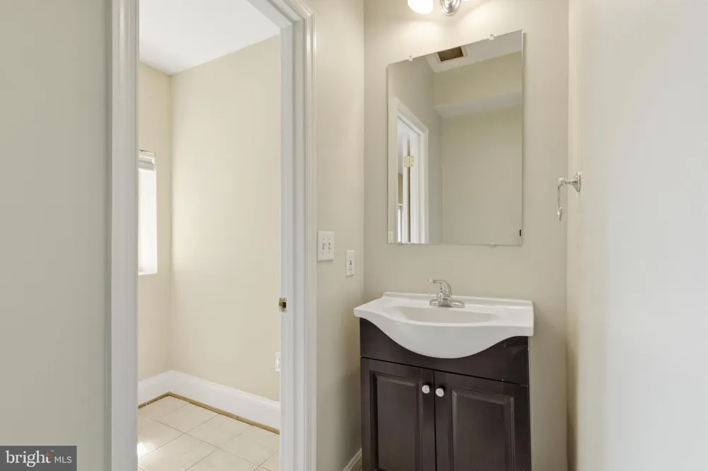 608 KENYON STREET NW Washington, DC 20010