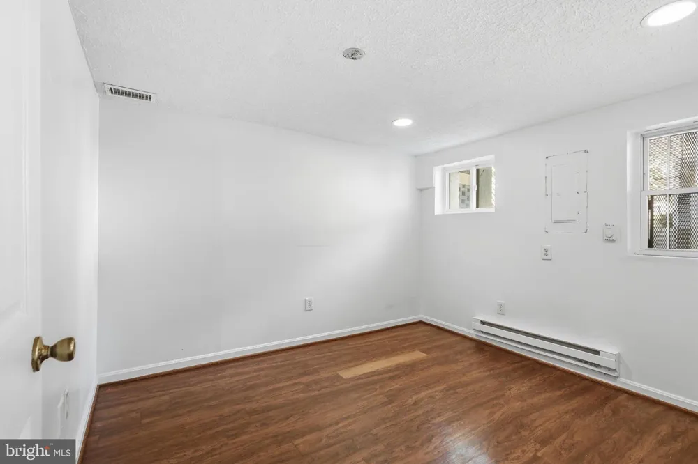 608 KENYON STREET NW Washington, DC 20010