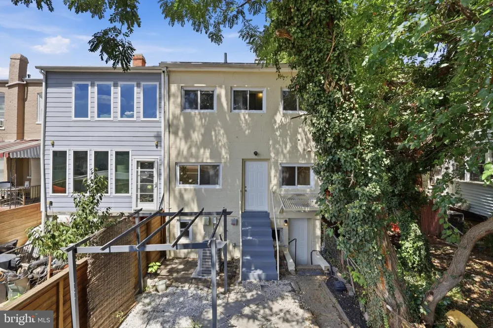 608 KENYON STREET NW Washington, DC 20010