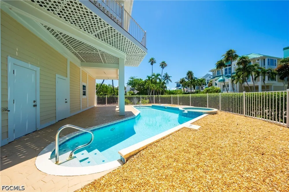 Bella Vista Way E Sanibel, FL 33957