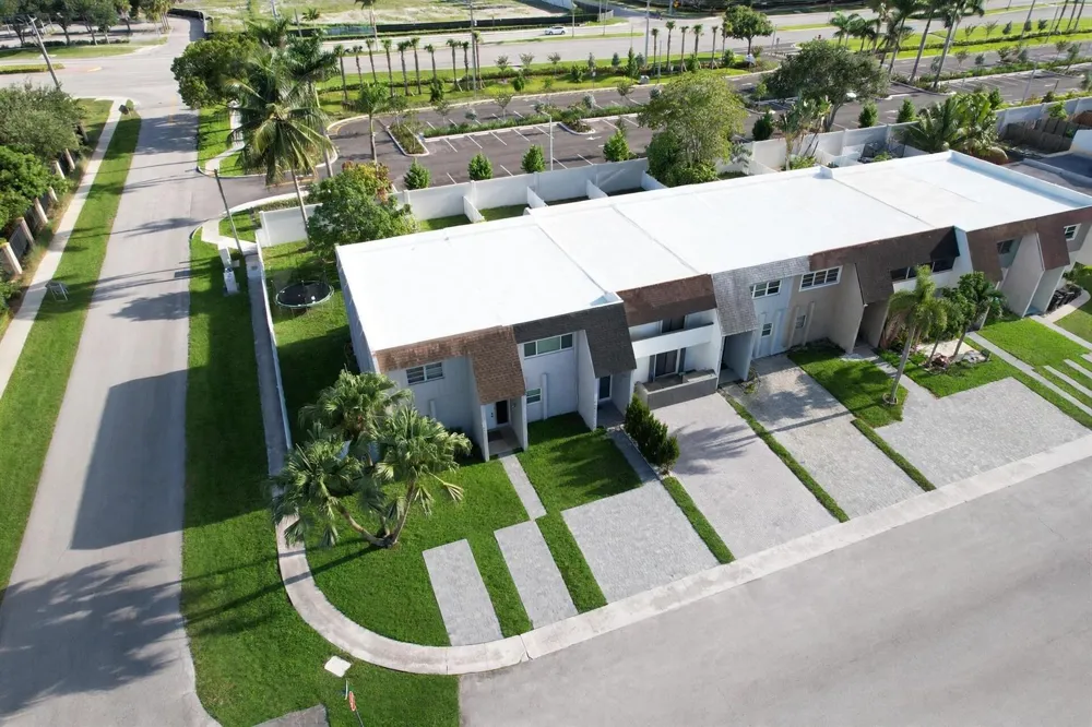 9054 NW 35TH PLACE Sunrise, FL 33351