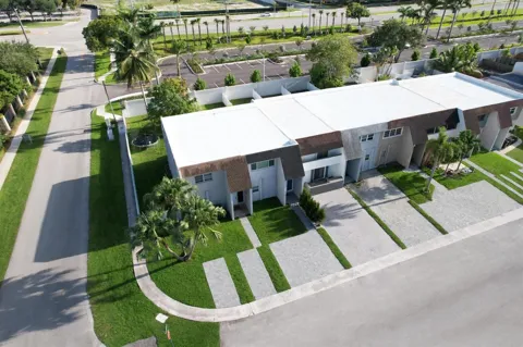 9054 NW 35TH PLACE
