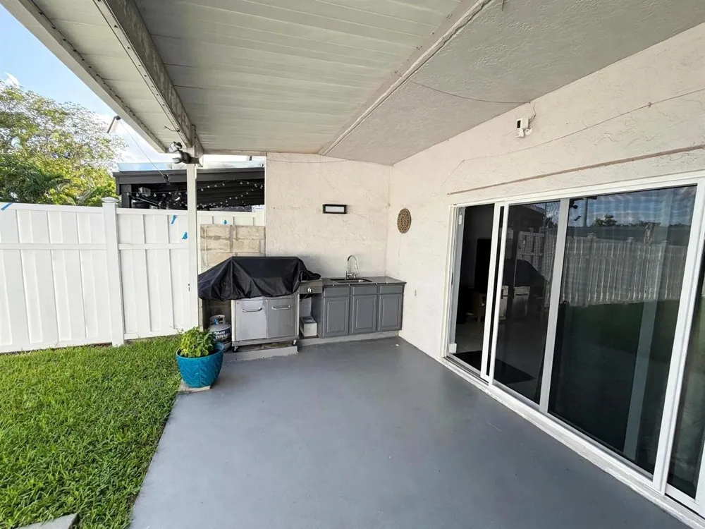 9054 NW 35TH PLACE Sunrise, FL 33351