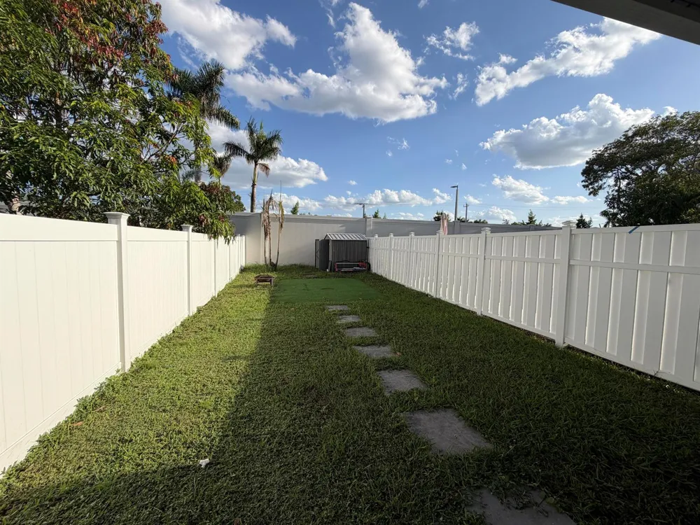 9054 NW 35TH PLACE Sunrise, FL 33351