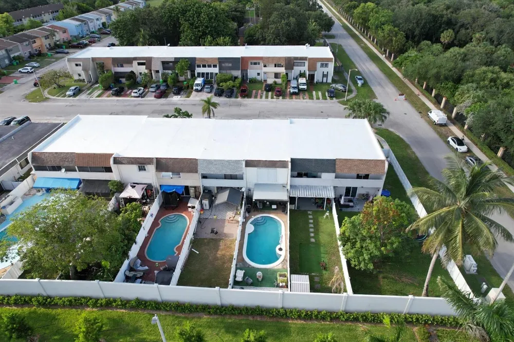 9054 NW 35TH PLACE Sunrise, FL 33351
