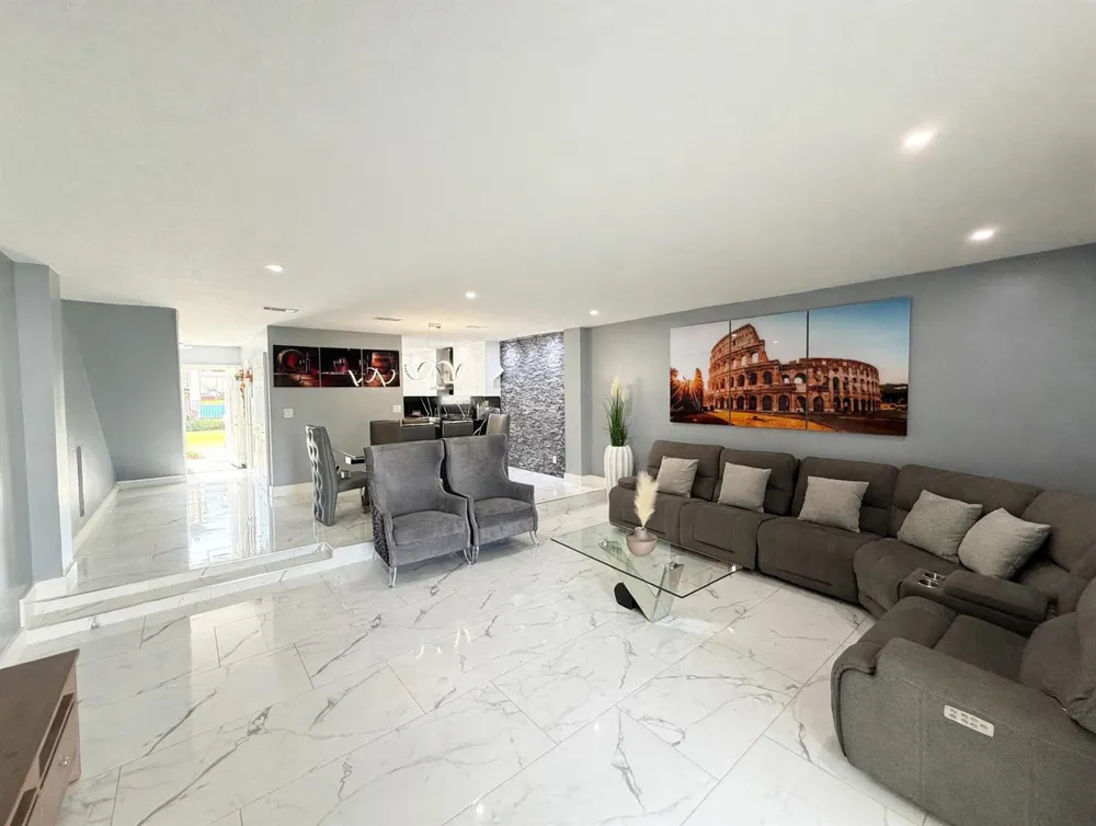 9054 NW 35TH PLACE Sunrise, FL 33351