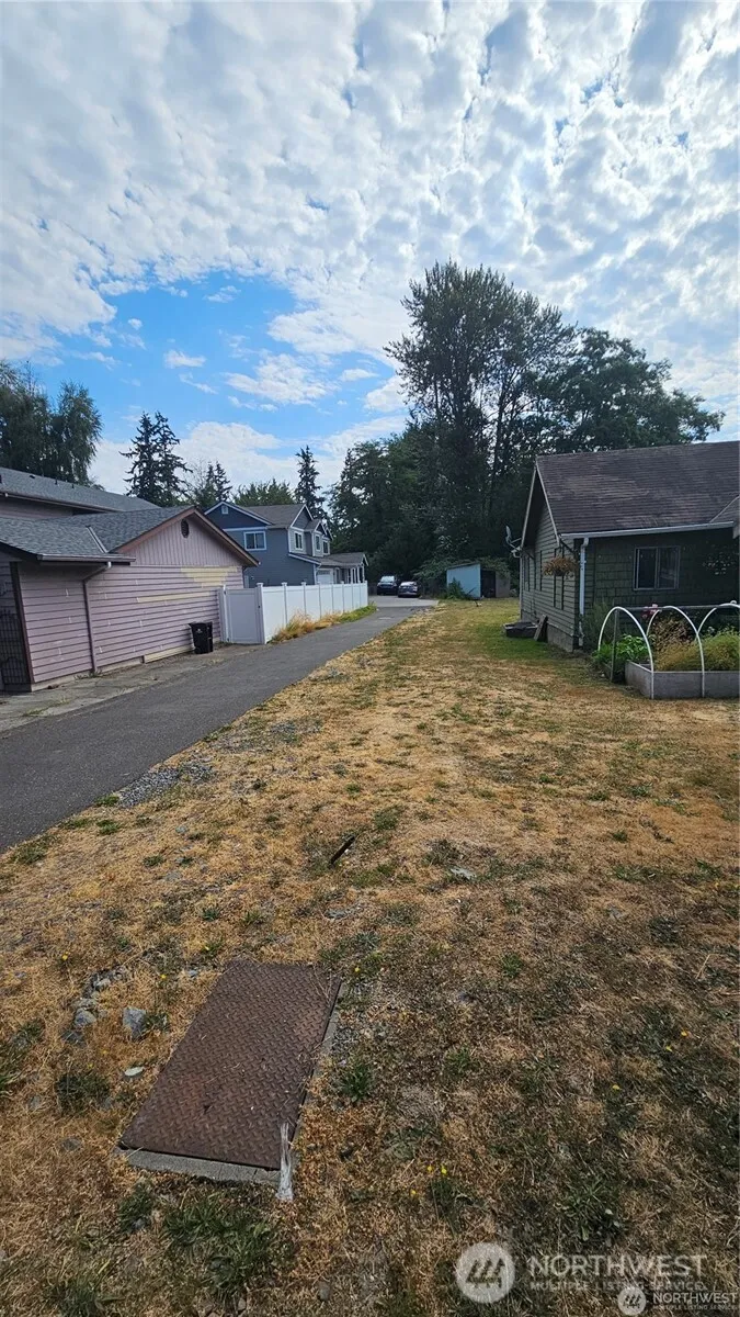 18534 Stone Avenue Shoreline, WA 98133