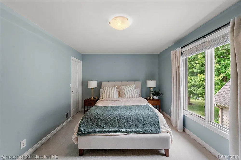 2010 Northlawn Boulevard Birmingham City, MI 48009
