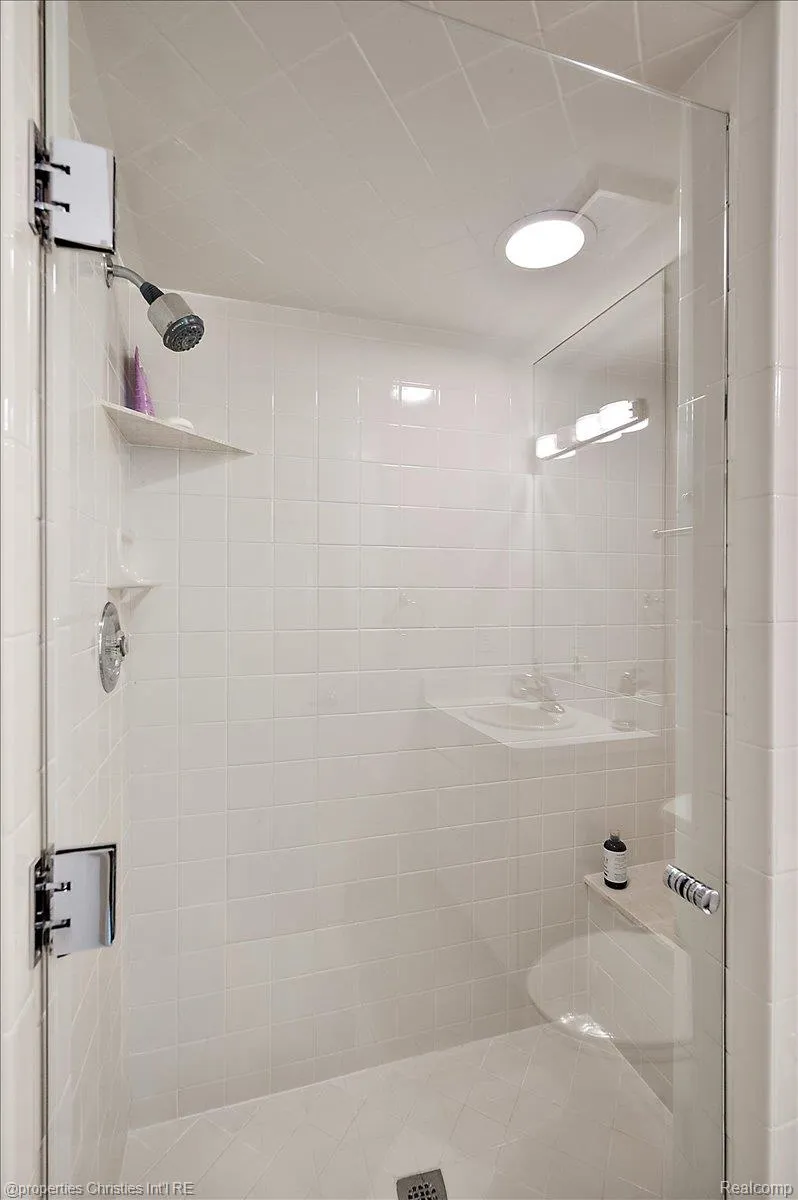 2010 Northlawn Boulevard Birmingham City, MI 48009