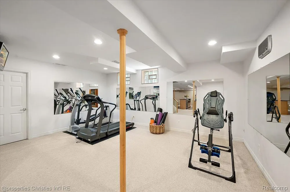2010 Northlawn Boulevard Birmingham City, MI 48009