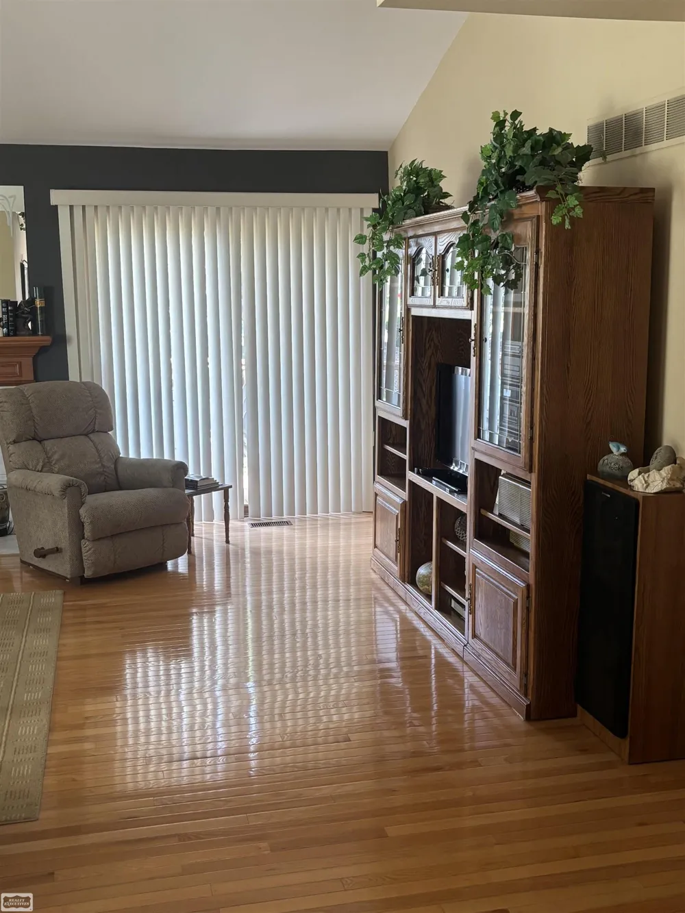 16371 Paint Creek Circle Macomb Township, MI 48042