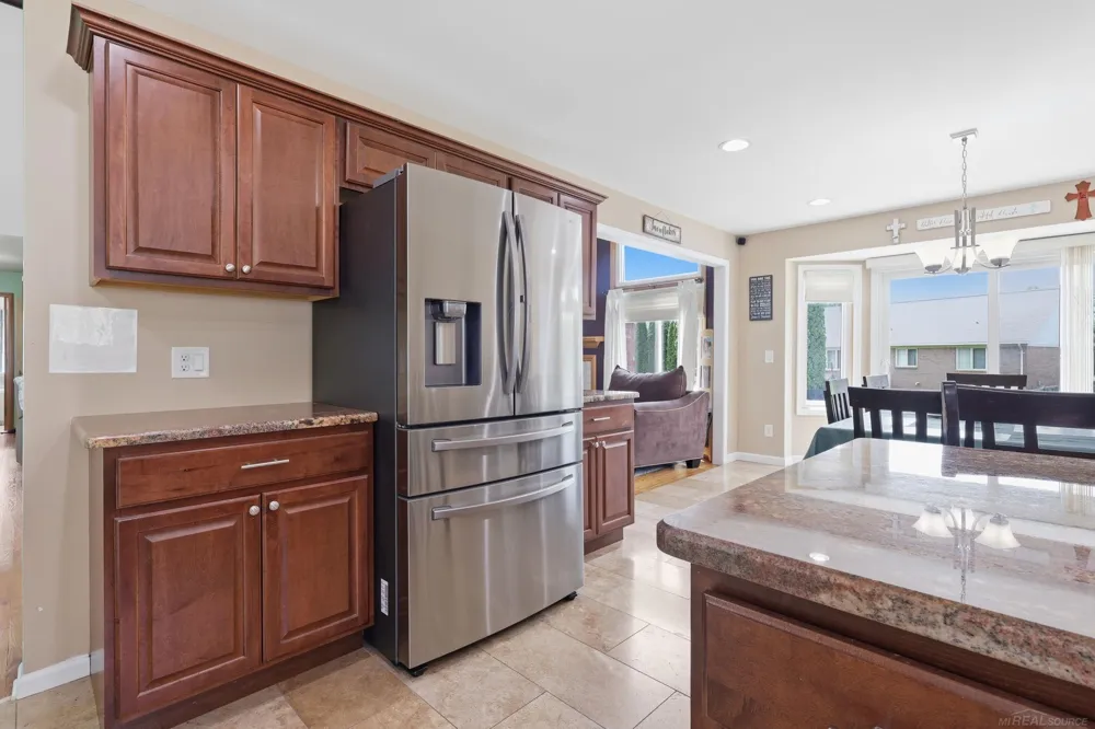 47641 Beacon Square Drive Macomb Township, MI 48044