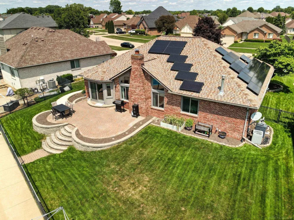 47641 Beacon Square Drive Macomb Township, MI 48044