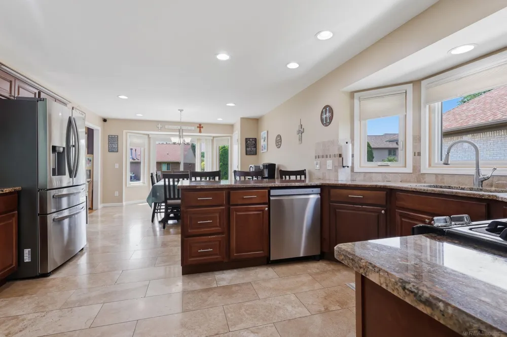 47641 Beacon Square Drive Macomb Township, MI 48044