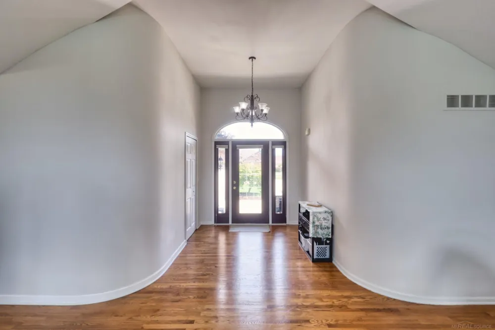 47641 Beacon Square Drive Macomb Township, MI 48044