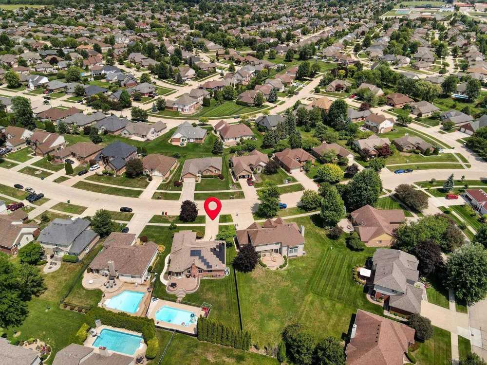 47641 Beacon Square Drive Macomb Township, MI 48044