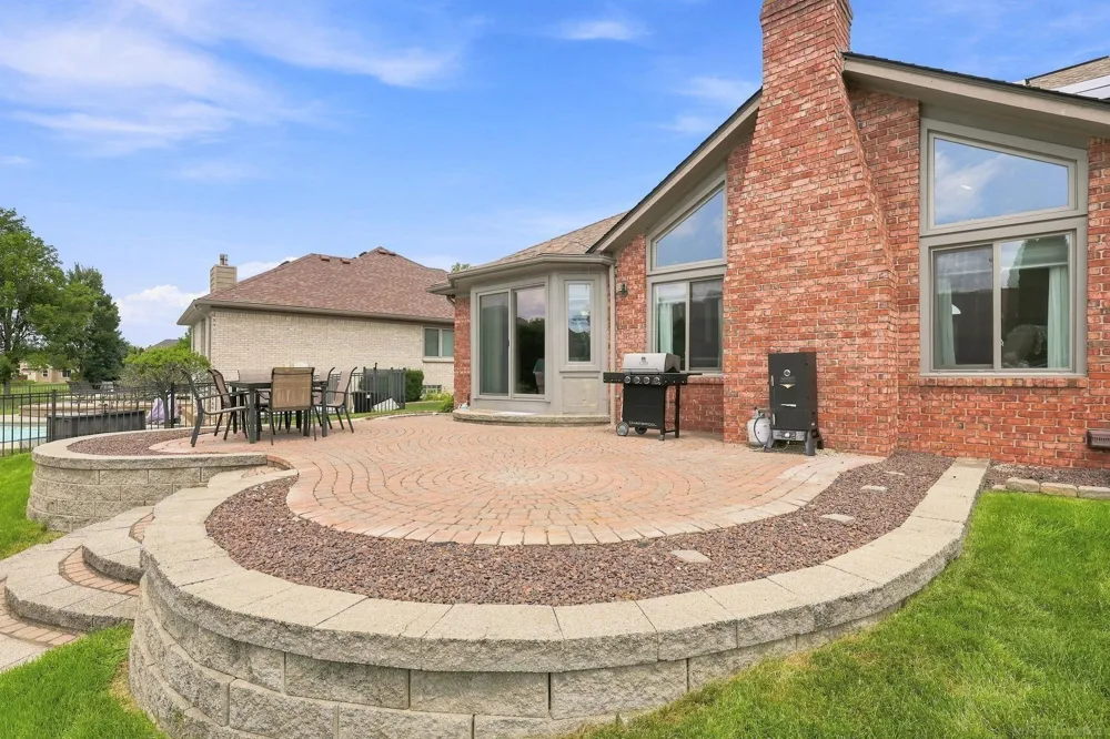 47641 Beacon Square Drive Macomb Township, MI 48044
