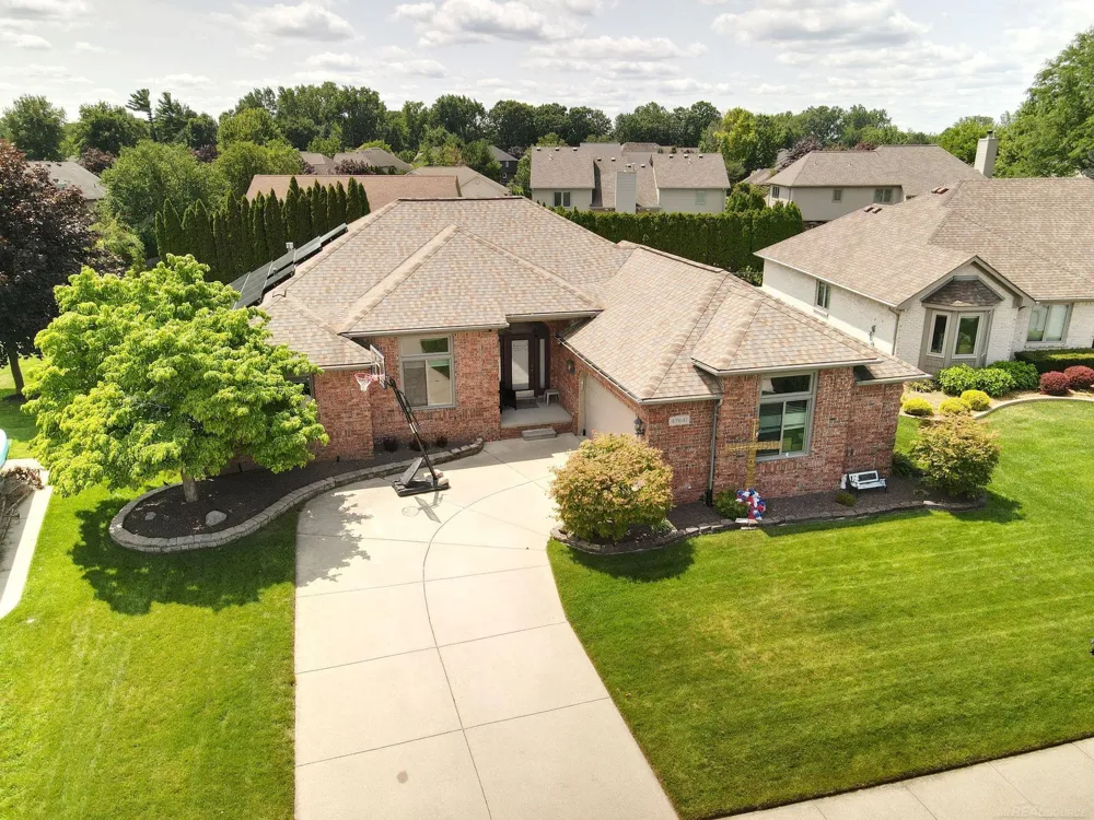 47641 Beacon Square Drive Macomb Township, MI 48044