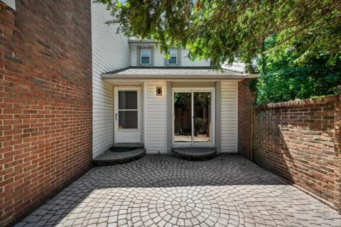 169 E Long Lake Road