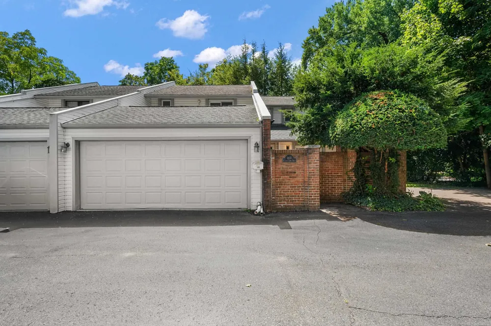 169 E Long Lake Road Bloomfield Hills City, MI 48304