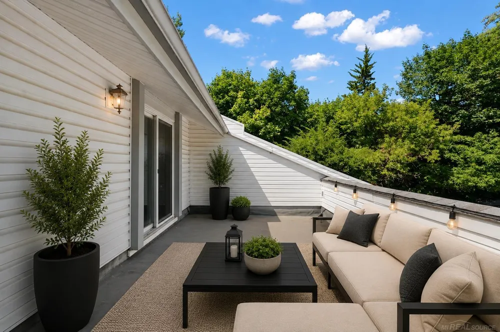 169 E Long Lake Road Bloomfield Hills City, MI 48304