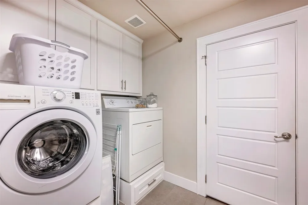 4009 Brookdale Road Benbrook, TX 76116
