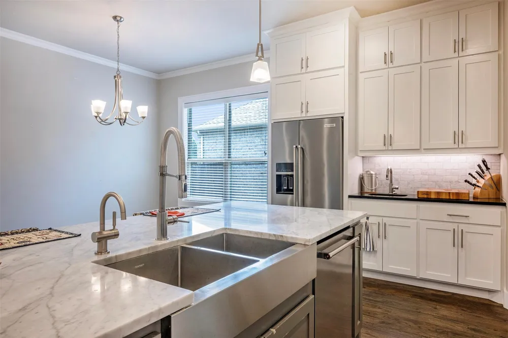 4009 Brookdale Road Benbrook, TX 76116