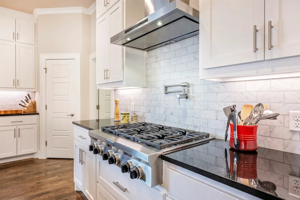 4009 Brookdale Road Benbrook, TX 76116