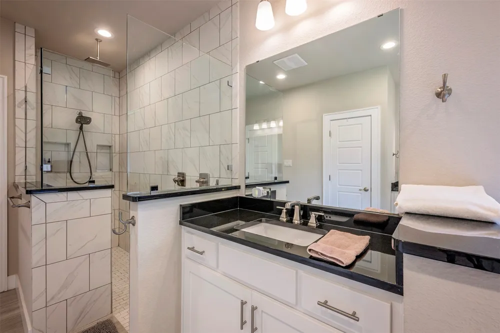 4009 Brookdale Road Benbrook, TX 76116