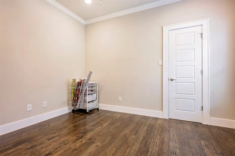 4009 Brookdale Road Benbrook, TX 76116