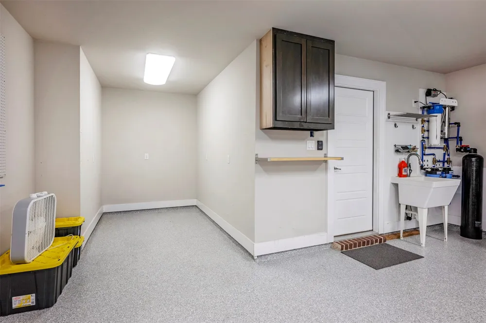 4009 Brookdale Road Benbrook, TX 76116