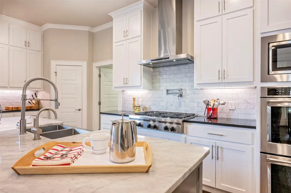 4009 Brookdale Road Benbrook, TX 76116