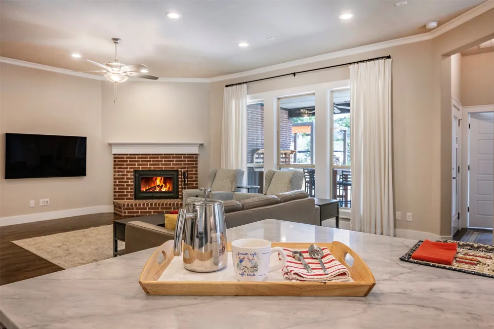 4009 Brookdale Road Benbrook, TX 76116
