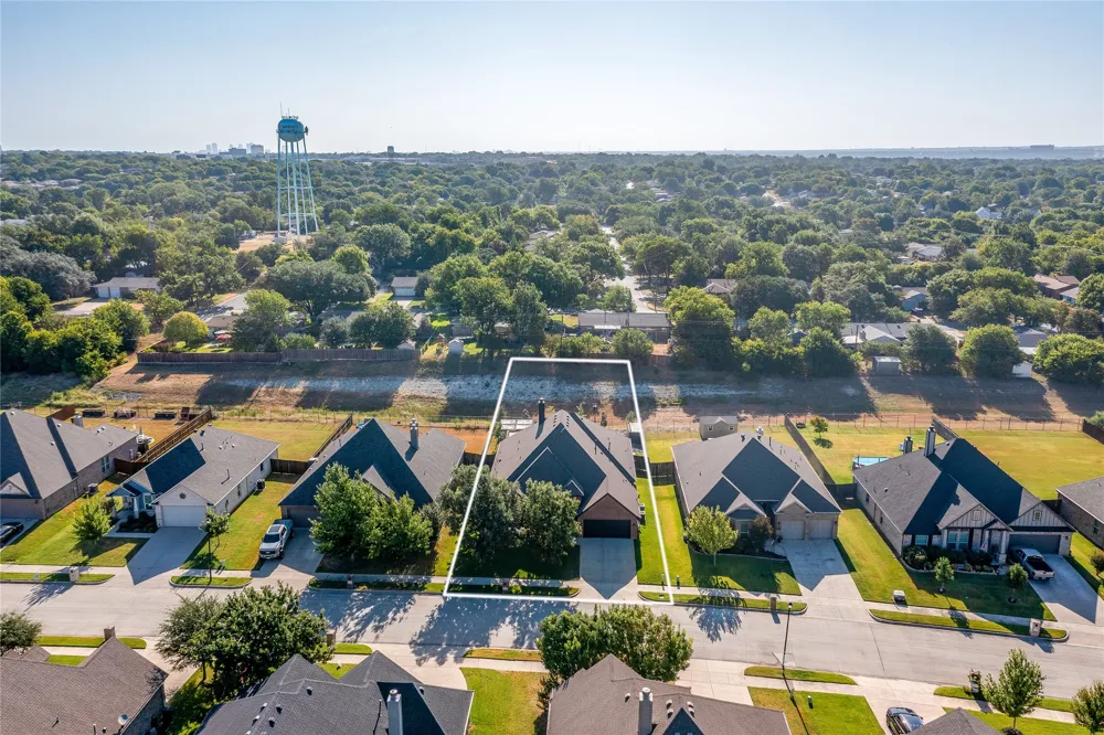 4009 Brookdale Road Benbrook, TX 76116