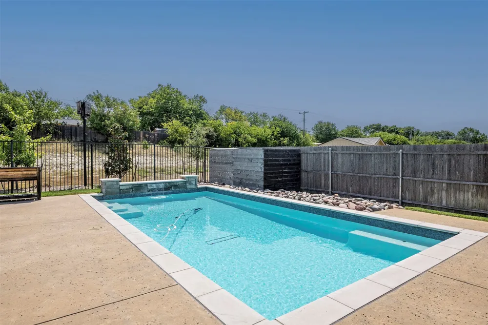 4009 Brookdale Road Benbrook, TX 76116