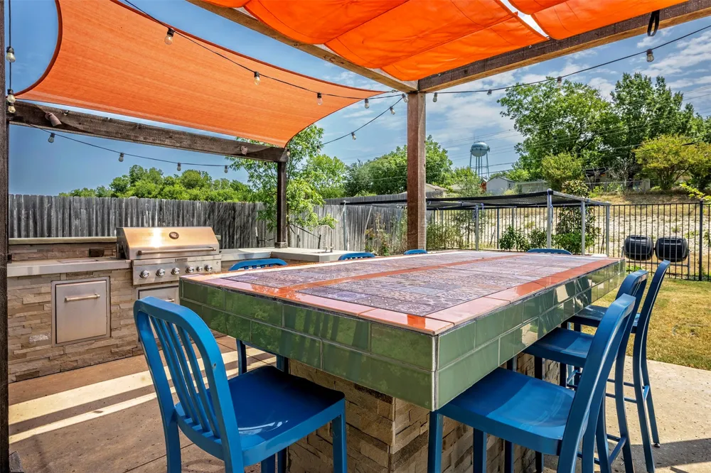 4009 Brookdale Road Benbrook, TX 76116