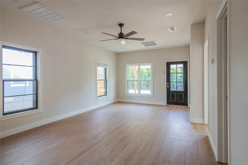 311 Throckmorton Weatherford, TX 76086