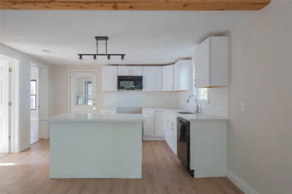 311 Throckmorton Weatherford, TX 76086