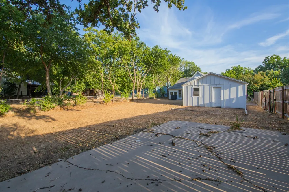 311 Throckmorton Weatherford, TX 76086