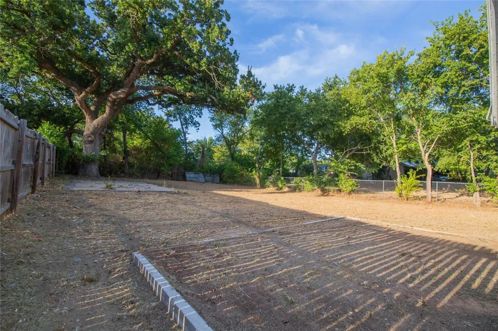 311 Throckmorton Weatherford, TX 76086